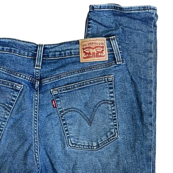 Levi’s Women’s Sz 32 High Rise Wedgie Jeans Straight Leg Medium Wash Denim - Picture 12 of 14